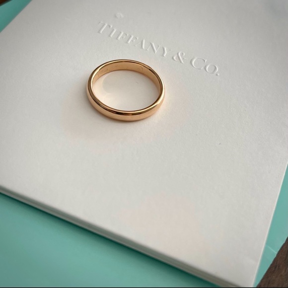 (SOLD) Tiffany & Co. Ring / Band / Wedding Band / Engagement Ring - Picture 2 of 5